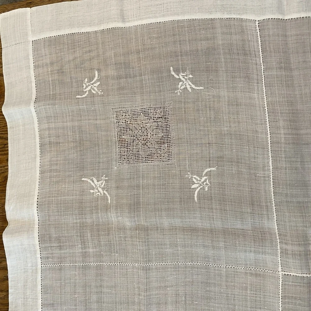 Vintage Handmade Linen Tablecloth 80x62 Floral Embroidered Drawnwork Shabby Chic